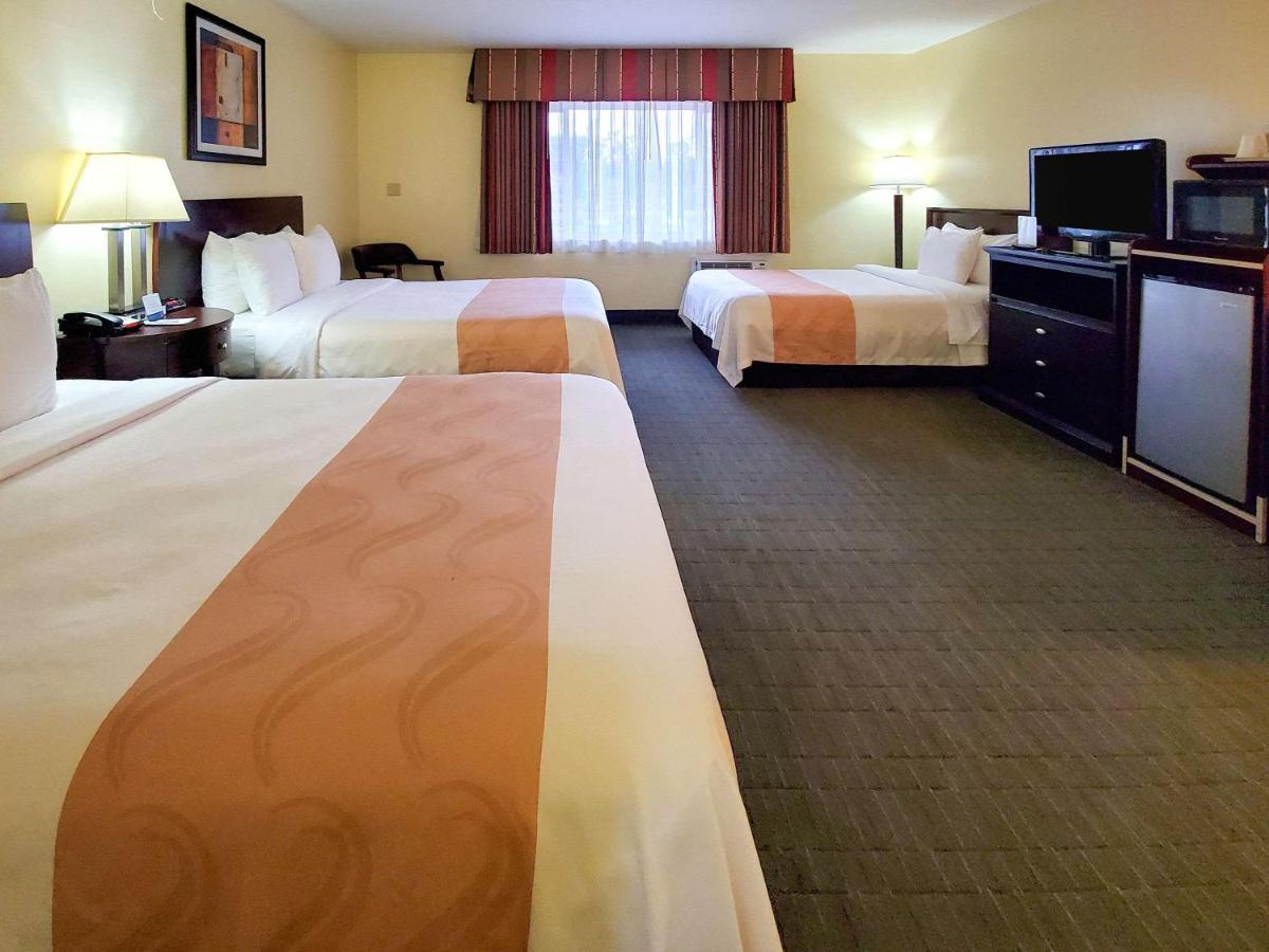Quality Inn & Suites Anaheim At The Park Exterior foto