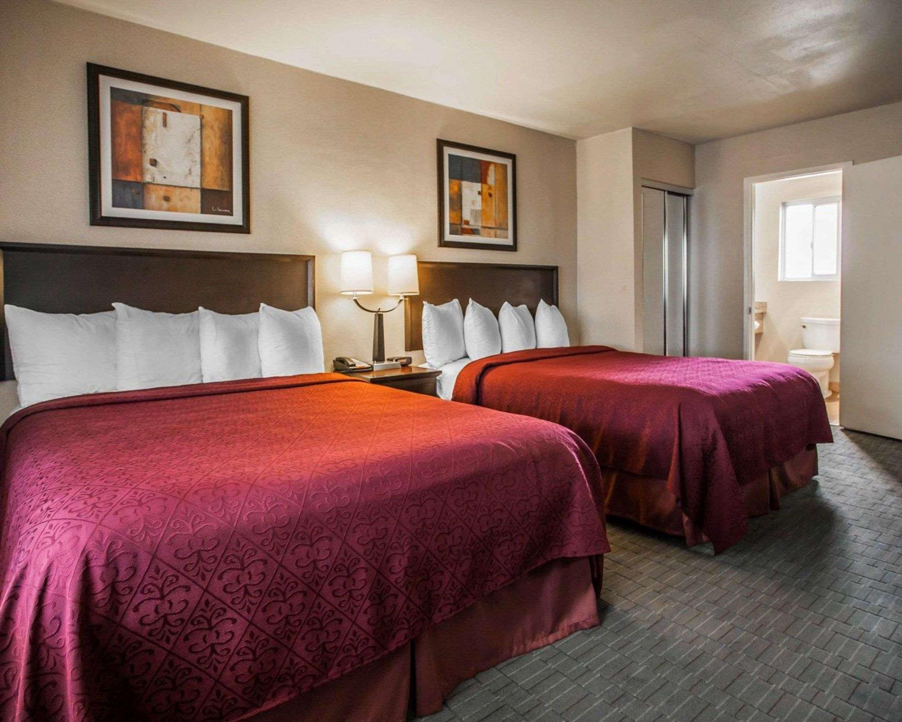 Quality Inn & Suites Anaheim At The Park Exterior foto