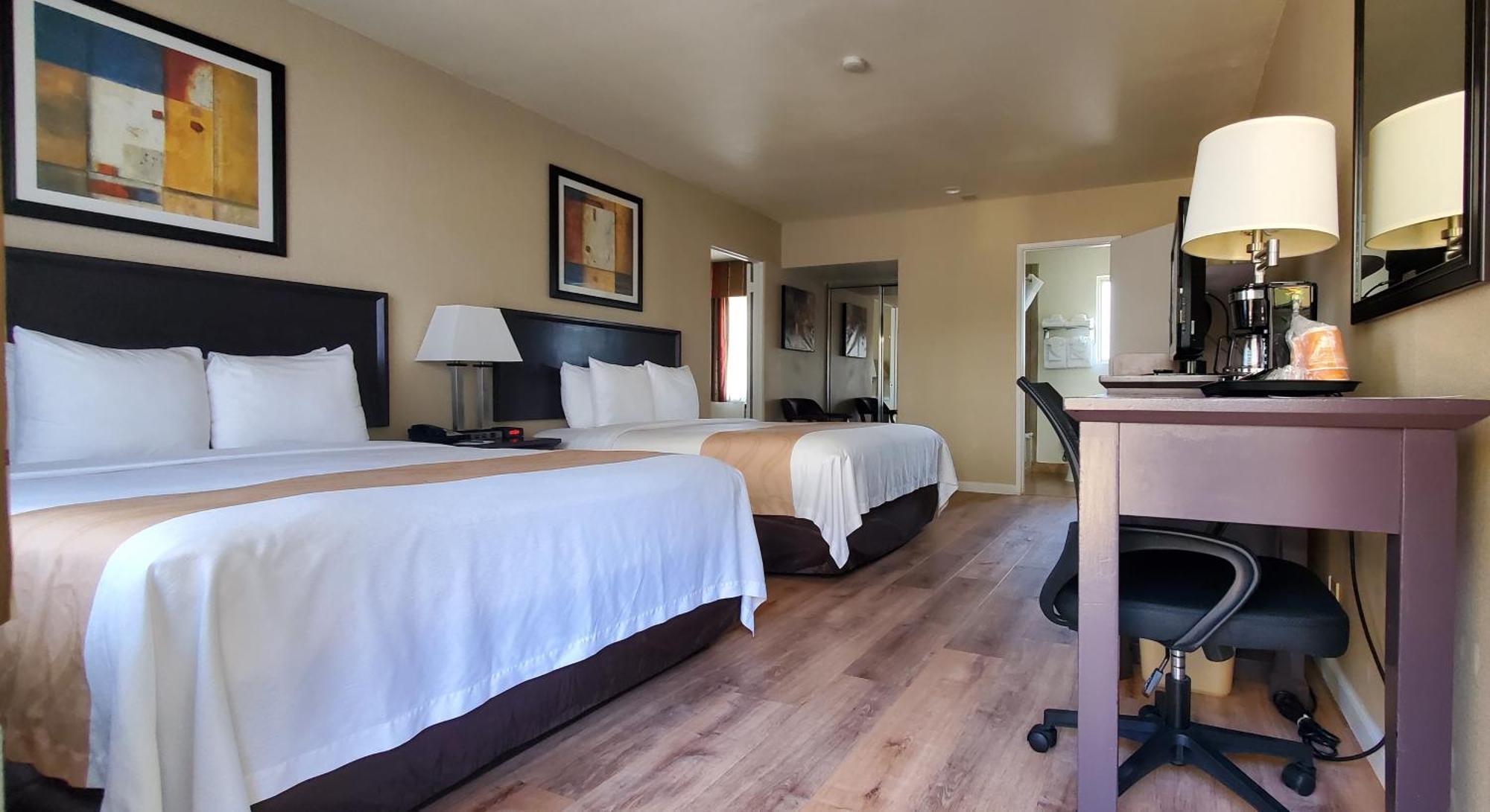 Quality Inn & Suites Anaheim At The Park Exterior foto